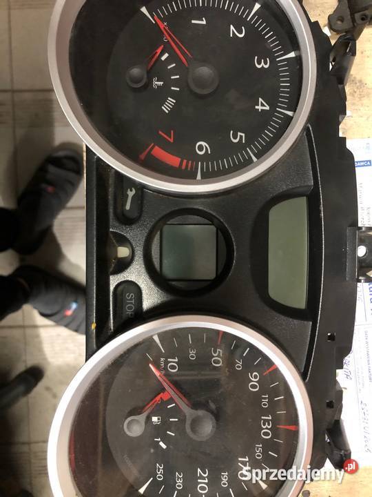 Licznik megane 2 20benzyna i turbo 8200408790d Stąporków