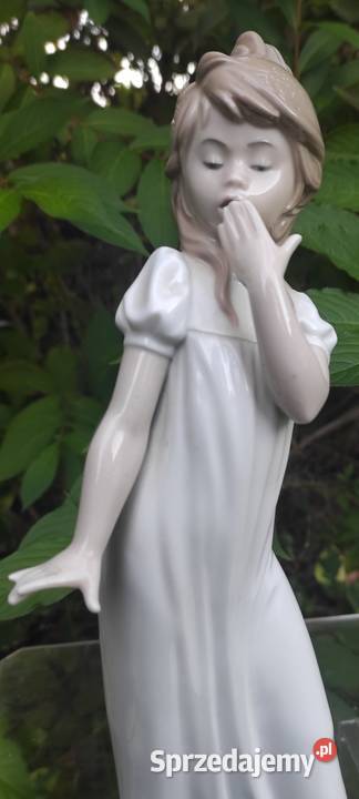 DUŻA FIGURKA NAO LLADRO DZIEWCZYNKA ZIEWAJĄCA Pabianice