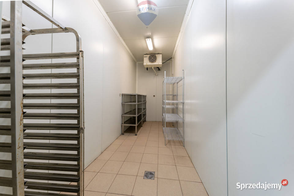 OBIEKT USŁUGOWY DO ADAPTACJI W SĄSIEDZTWIE