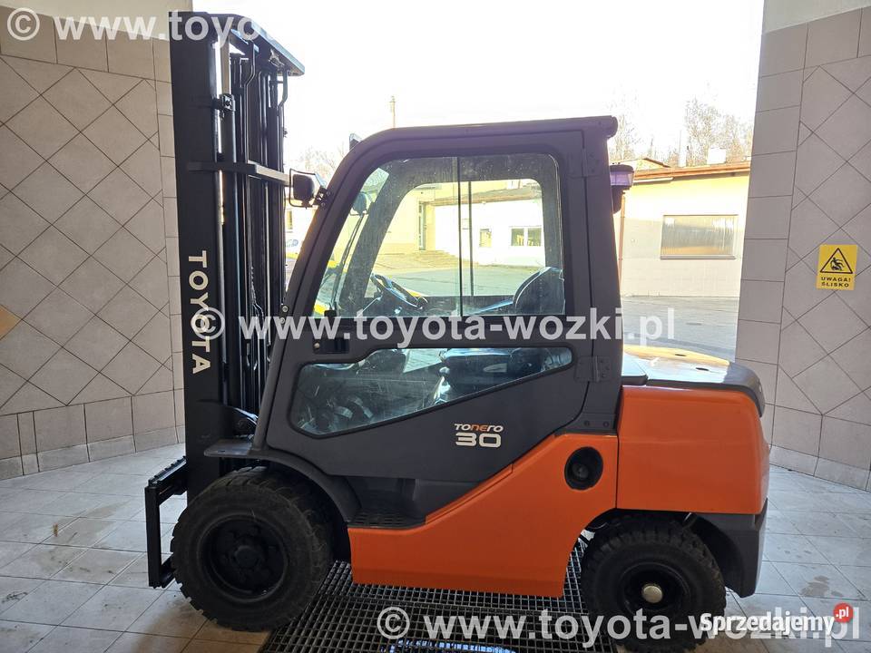 Wózek widłowy TOYOTA 8FDF30 maszt 4 m wolny skok Mysłowice sprzedam