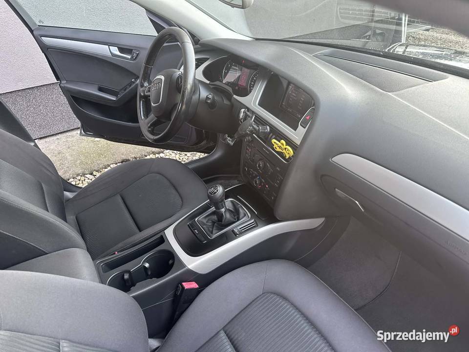 Audi A4 B8 Avant 2011 wielofunkcyjna kierownica Ładna