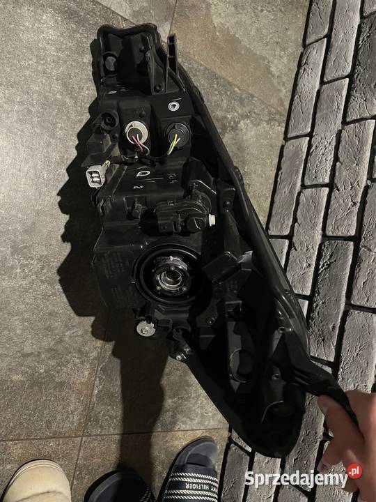Lampa prawa żoneczka emblemat listwa yaris iii śląskie Janów