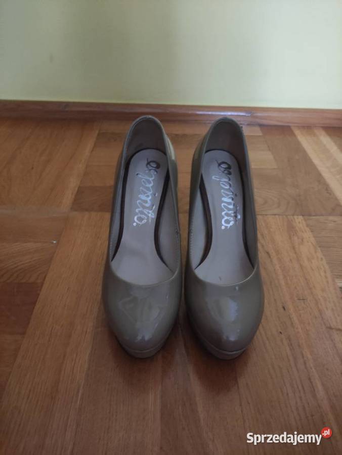 Sprzedam cieliste buty na koturnie Przasnysz sprzedam