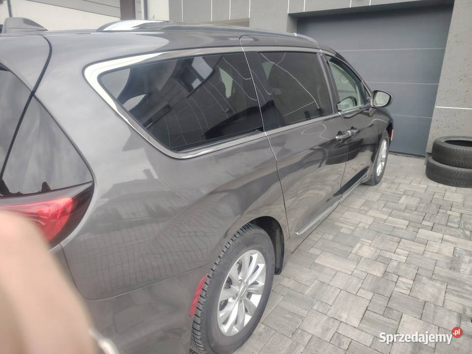 Chrysler Pacifica 2019 Benzyna LPG niski poduszka powietrzna Książenice sprzedam