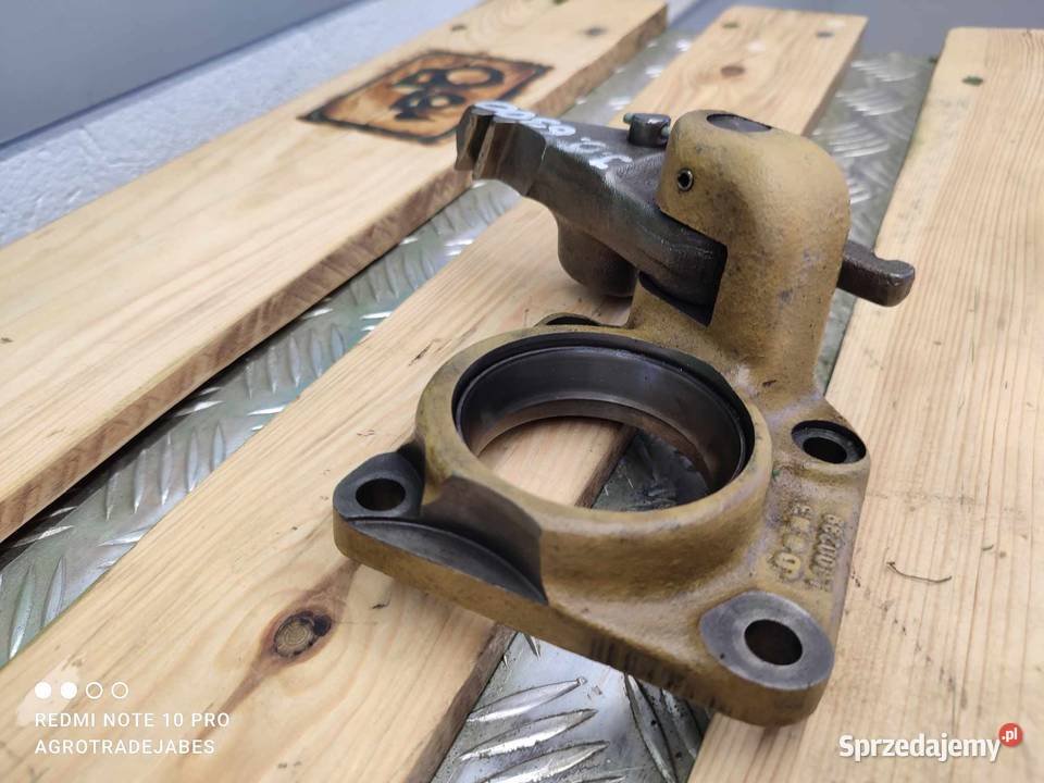 Tuleja obudowy łożyska John Deere 6300 L100299 Wilkowo