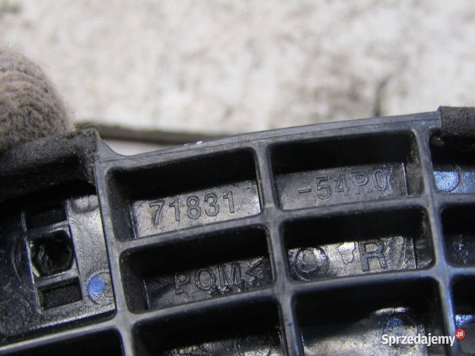 ŚLIZG MOCOWANIE ZDERZAKA PRAWY TYL TYLNE SUZUKI