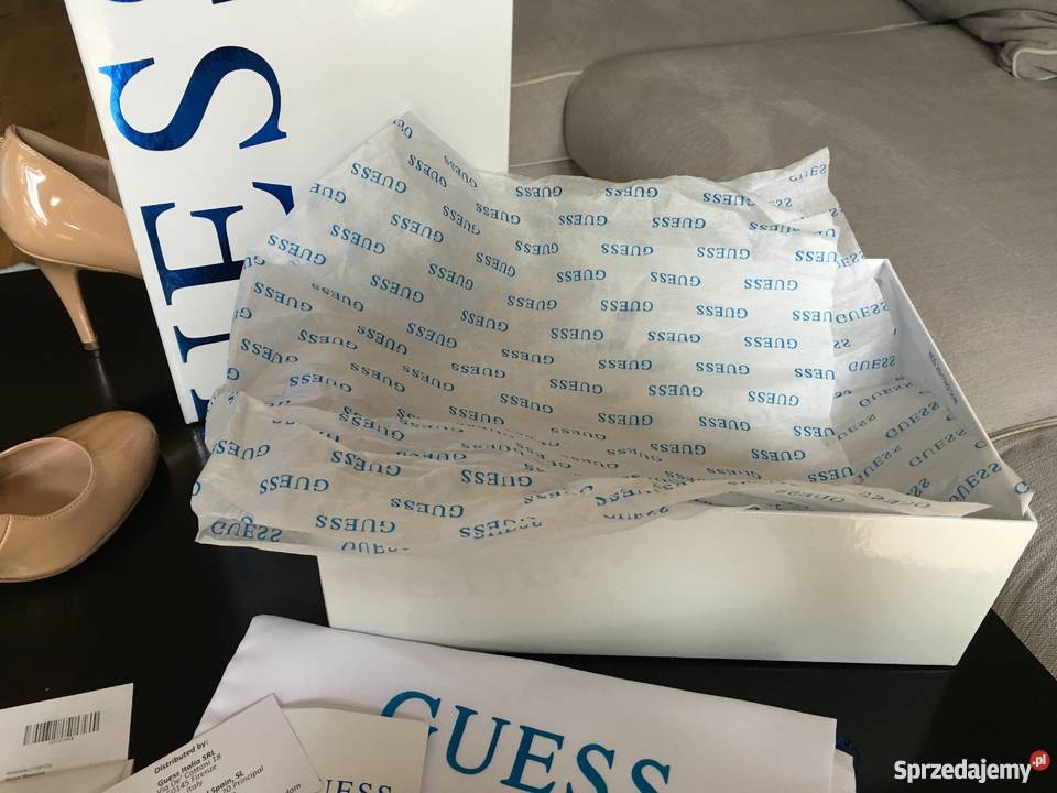 Czółenka Guess