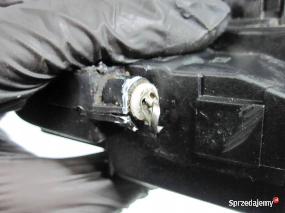 QASHQAI I J10 LIFT 12r zamek drzwi lewy przód 3 osobowe sprzedam