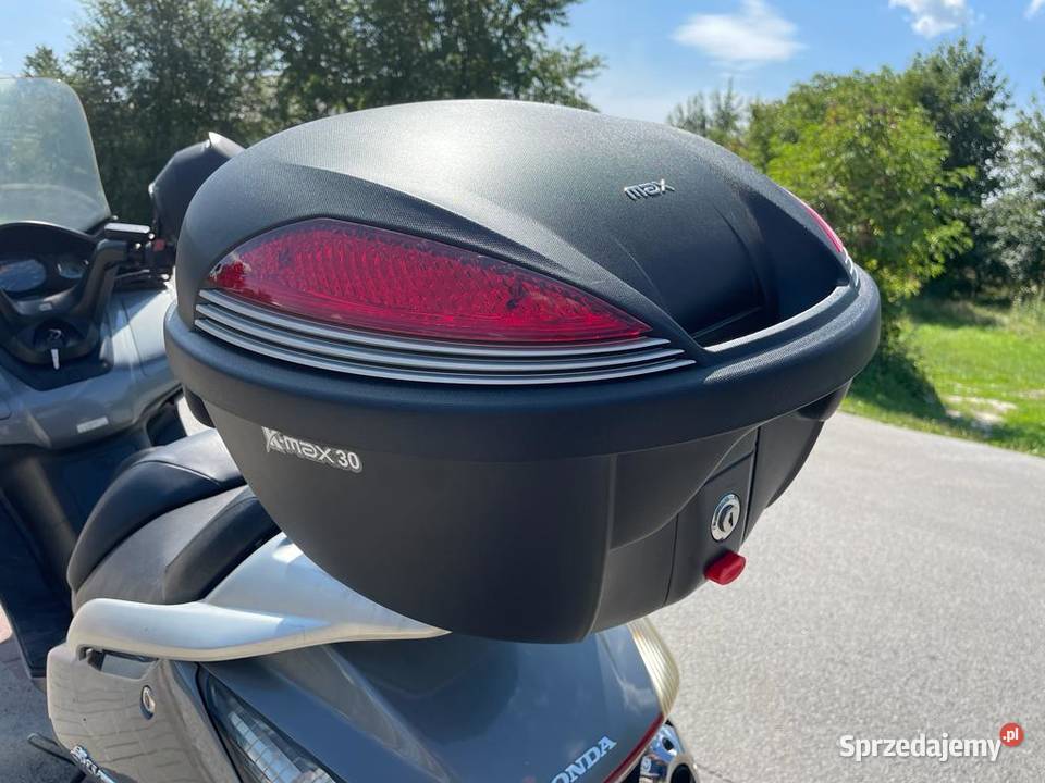 Kufer centralny do skutera motocykla K 30 L Kamień