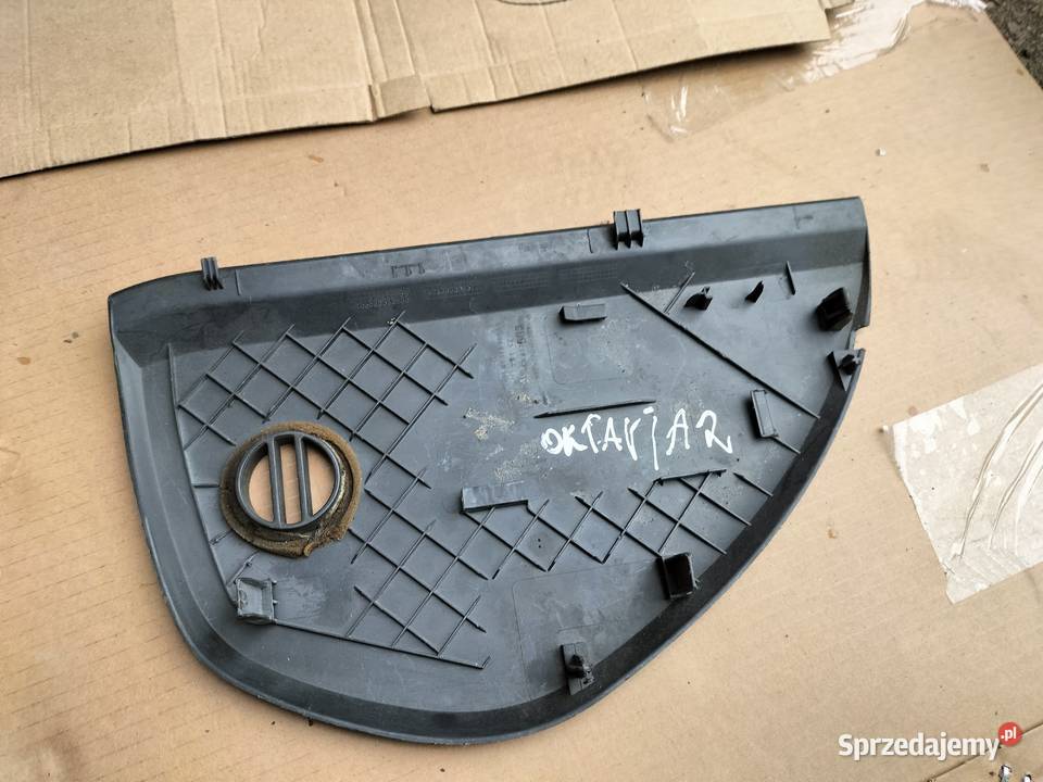 SKODA OCTAVIA II 2 TRÓJKĄT OSŁONA DESKI KONSOLI Kamień-Kolonia