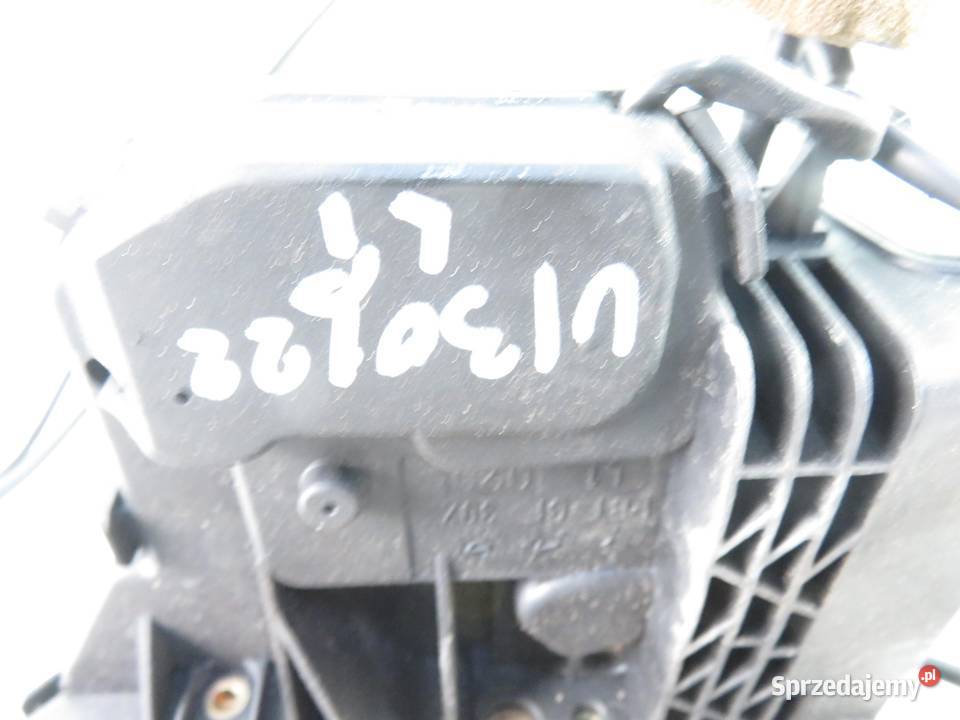 ZAMEK LEWY PRZEDNI MERCEDES 211 5 PIN osobowe