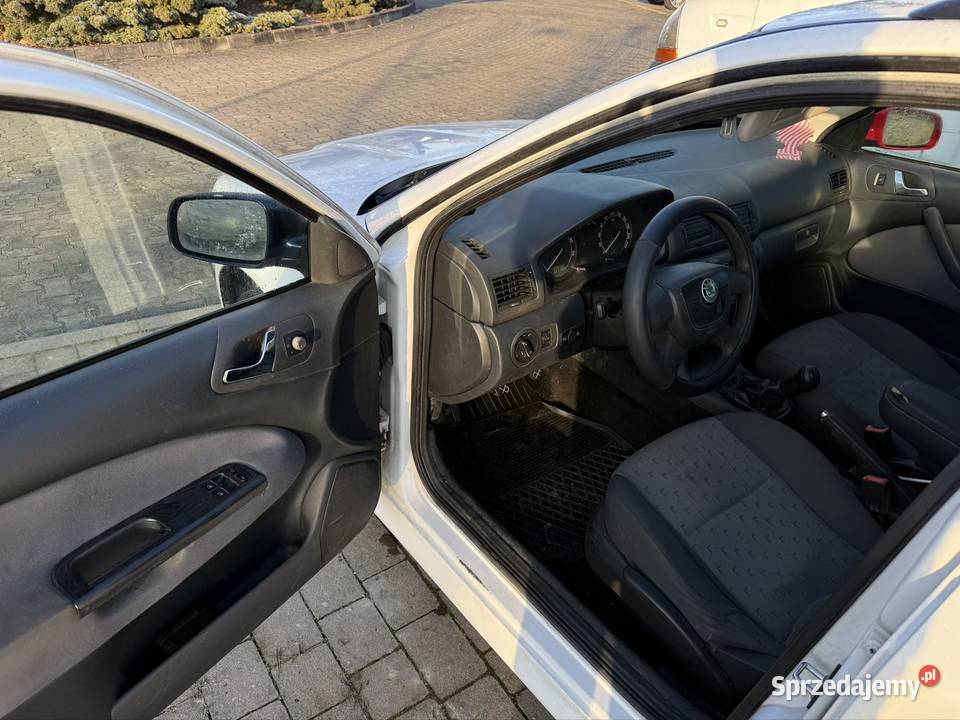 Skoda Octavia tour 2010 16 mpilpg centralny zamek Wrocław