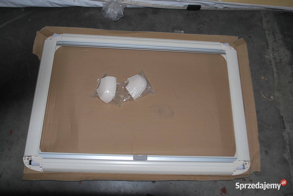 Roleta okienna REMIS 100x69 do kampera Grzebowilk