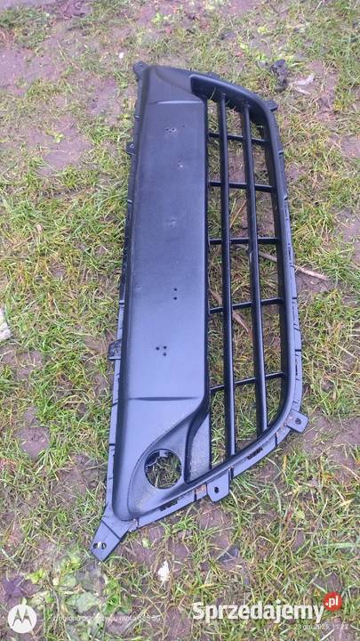 Środkowa atrapa zderzaka Hyundai i20 2013 r Lubin