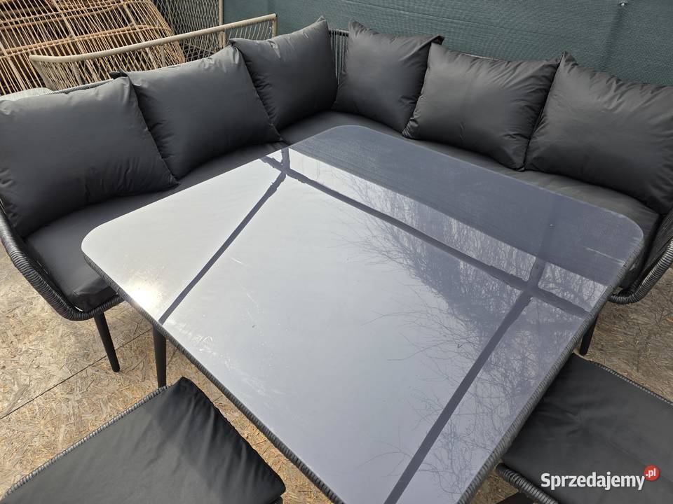 Duży narożnik ogrodowy Malta black stolik pufy Wschowa