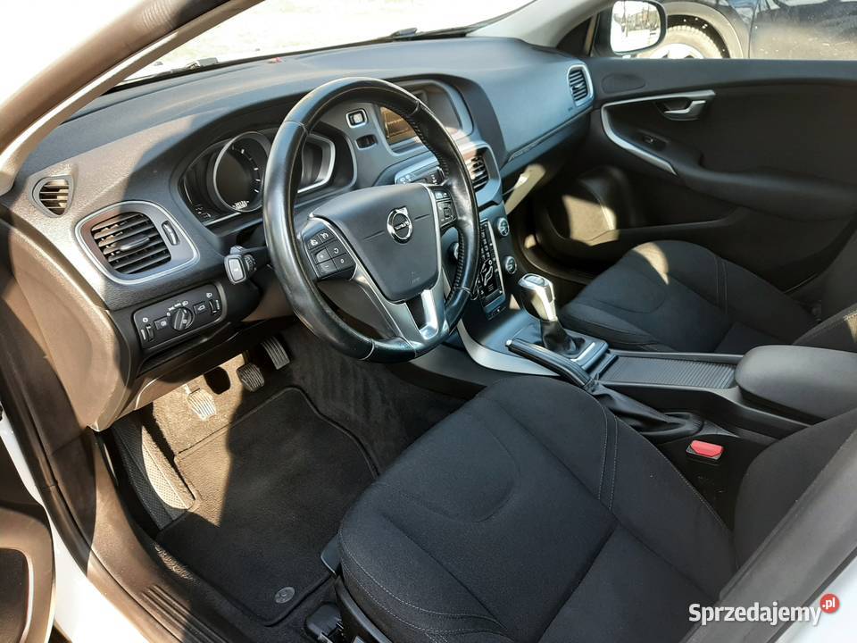 Volvo V40 Cross Country Rok produkcji 2016 Dębe Wielkie