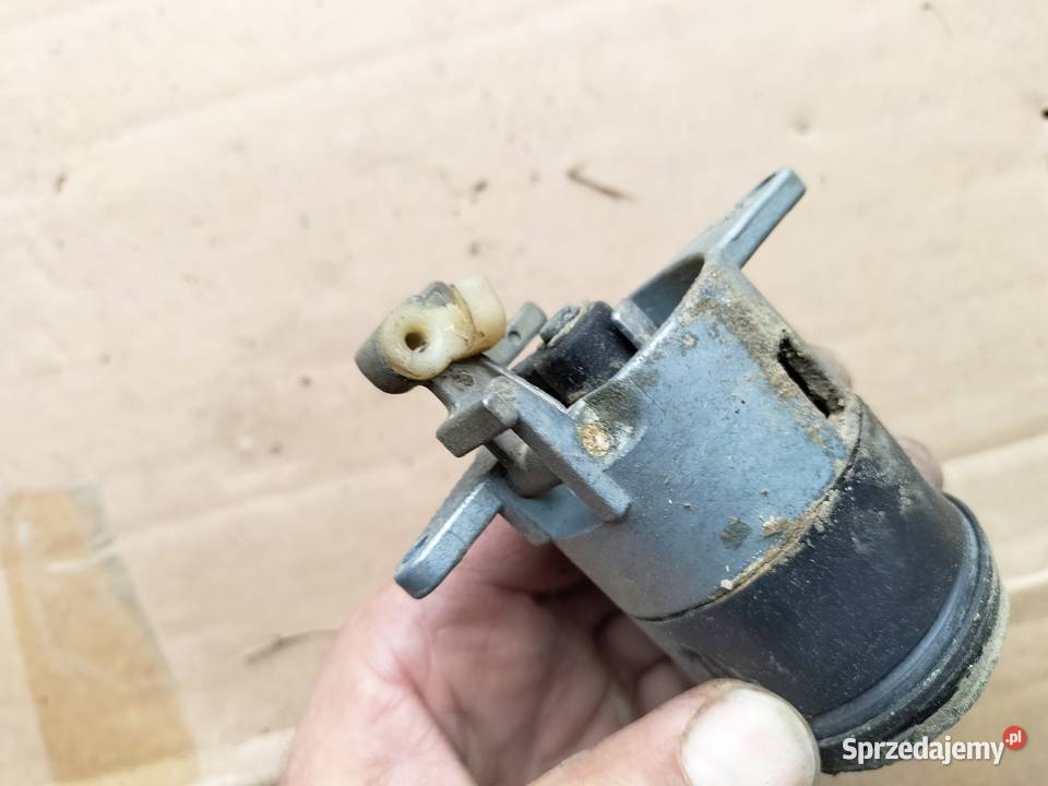 Audi 80 B4 4A5827539 Zamek klapy tylnej Kamień-Kolonia sprzedam