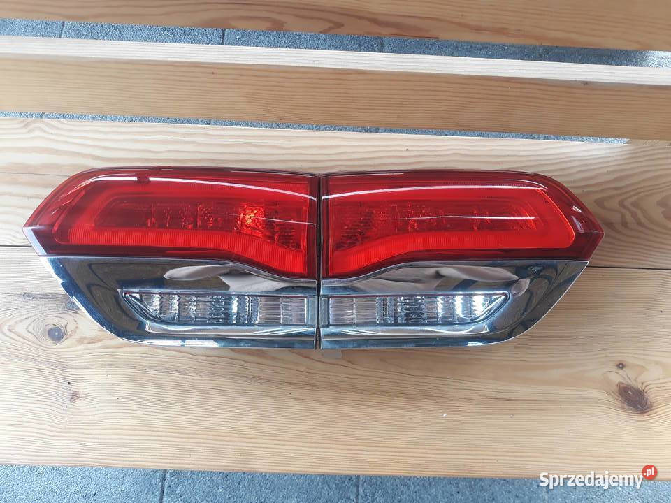jeep grand cherokee wk 2 lampa tył chrom lampy Parczew