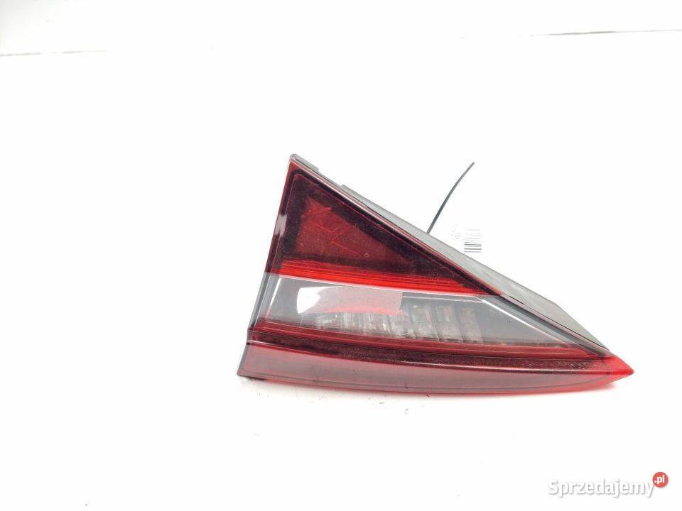 LAMPA W KLAPE PRAWA SKODA SUPERB III 3V5945308D Lipno