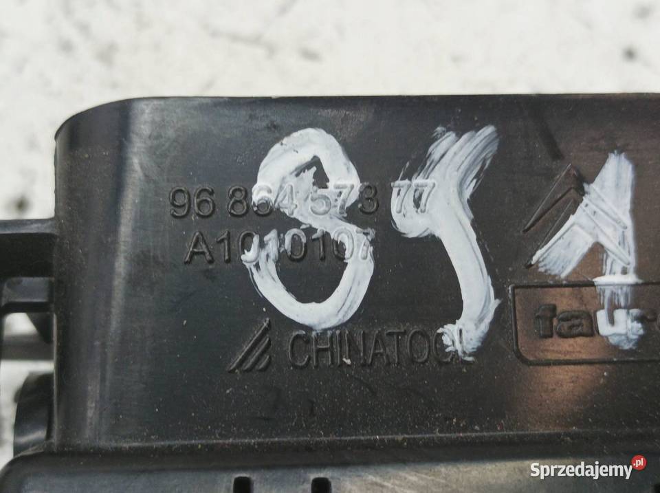 KRATKI NAWIEWU ŚRODKOWA LEWA PRAWA KOMPLET DESKI Rok produkcji 2015