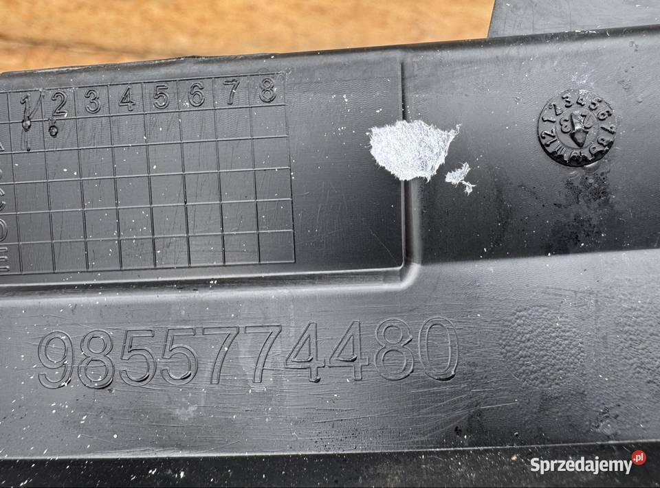 Listwa zderzaka grilla przód peugeot 208 II 2 Międzychód