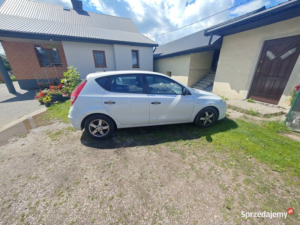 Sprzedam samochód osobowy Bieliny
