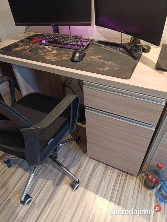 Meble do pokoju razem z komodą