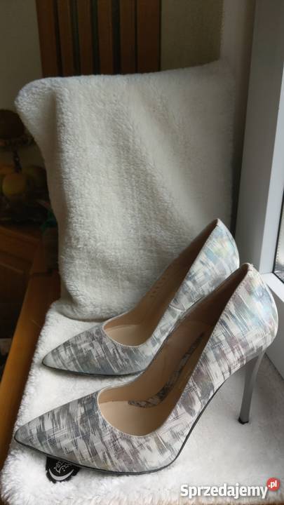 Eleganckie szpilkiczółenka naturalna skóra Częstochowa