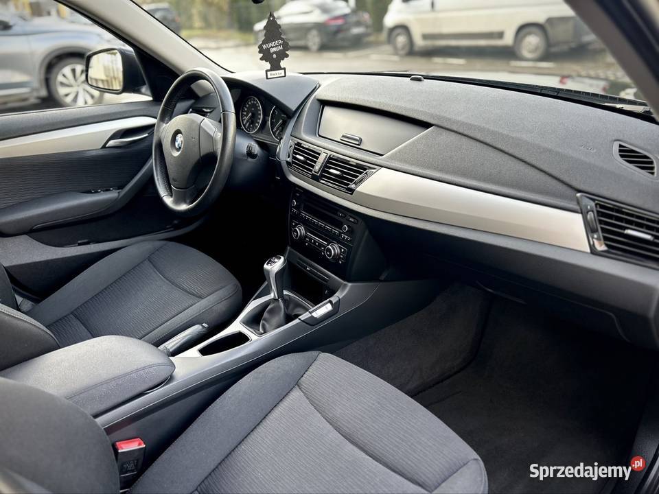 BMW X1 sDrive18i 20 benzyna 2013r zadbana Niski Samochody osobowe Szczecin