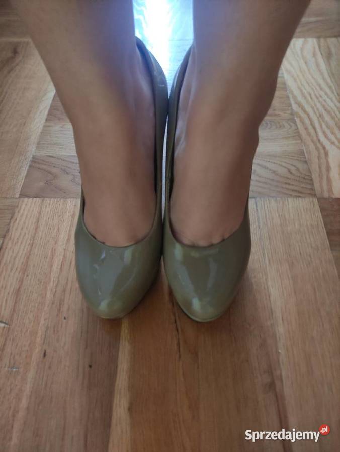 Sprzedam cieliste buty na koturnie Przasnysz
