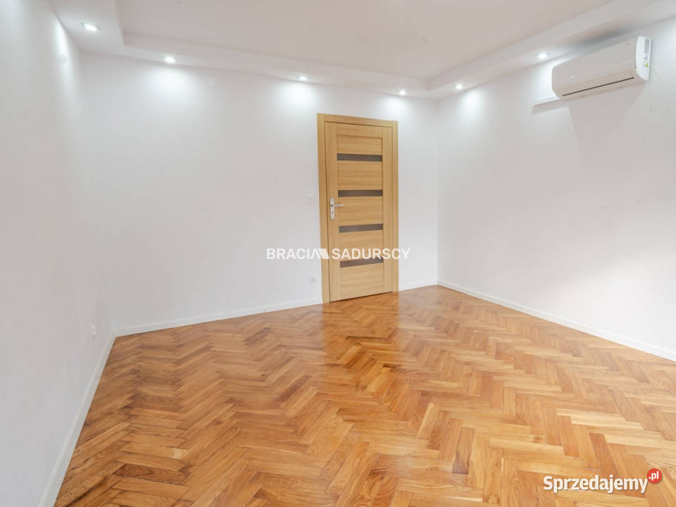 Mieszkanie Kraków Macieja Miechowity 72m2 3 Rok budowy 1960 sprzedam