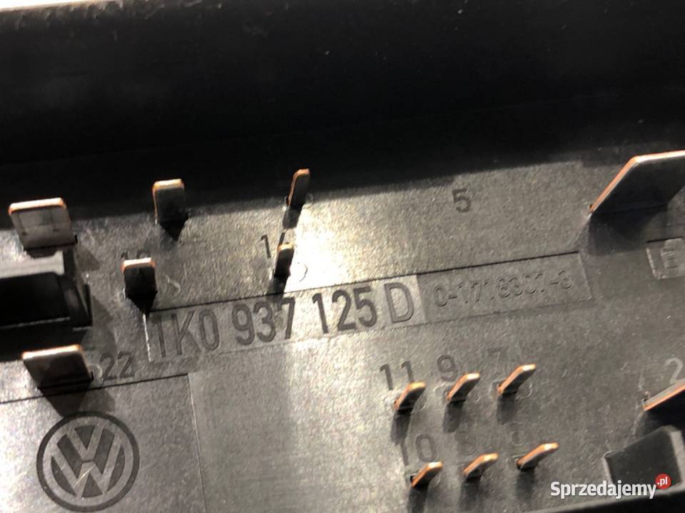 SKRZYNKA BEZPIECZNIKÓW SKODA YETI 1K0937629A