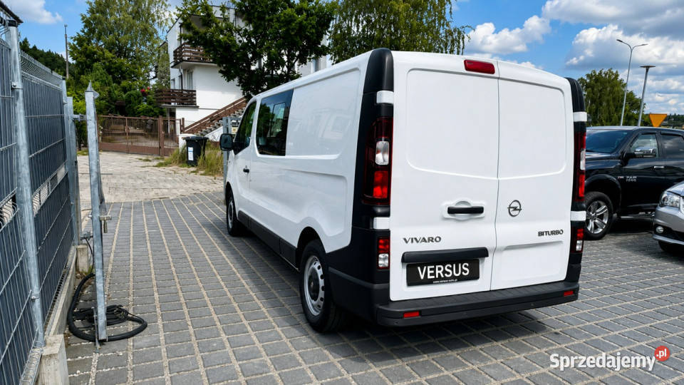 Opel Vivaro 16 CDTi 125 5osobowy przeszklony Zarejestrowany w Polsce Vivaro pomorskie