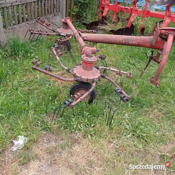 Sprzedam zgrabiarkę Kuhn Kuhn Góra Bałdrzychowska