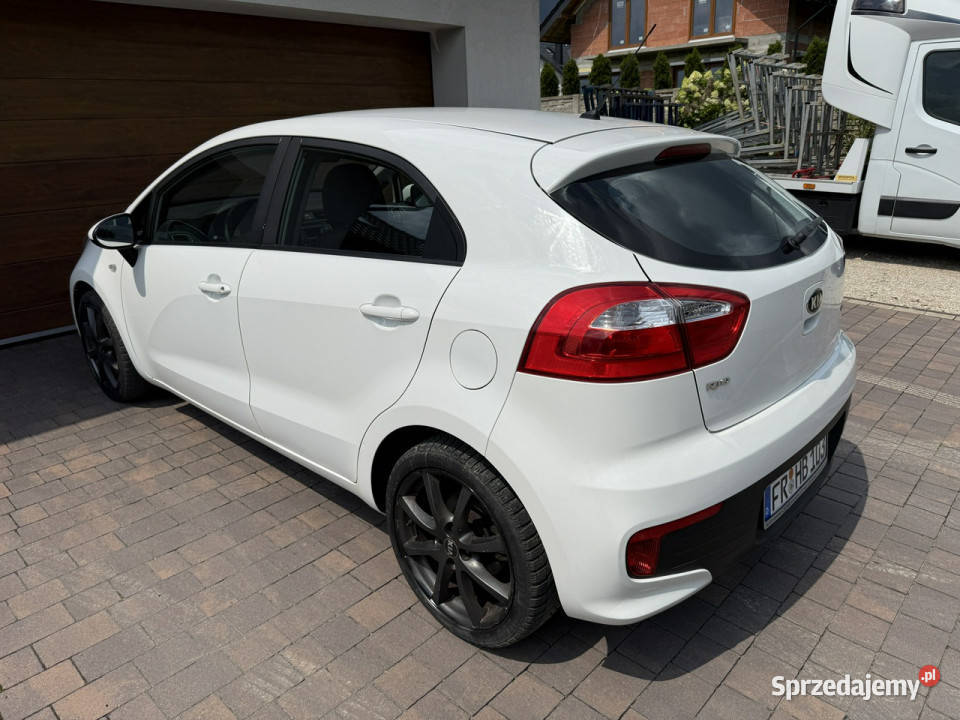 Kia Rio 16r benzyna zadbana bezwypadkowa z serwisowany w ASO Konradów