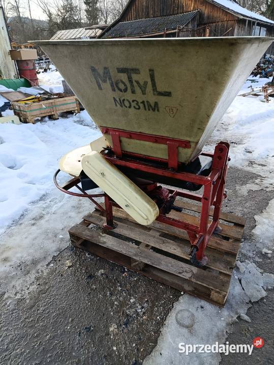 Motyl rozsiewacz wapna soli transport
