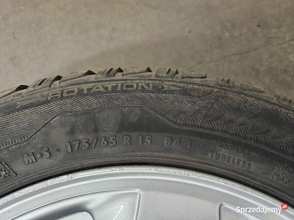 4 17565 R15 84T Uniroyal MS Plus 77 730mm 680mm Katowice