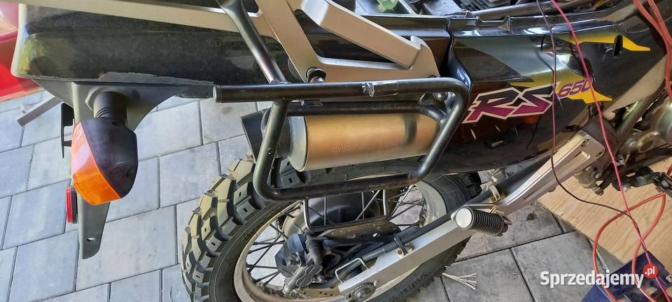 Suzuki dr 650 rs rse kufry z mocowaniami Koło