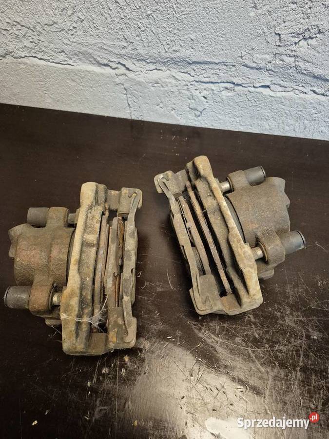 Zaciski hamulcowe przód BMW E36 318i Zaciski i jarzma Części samochodowe Starachowice sprzedam