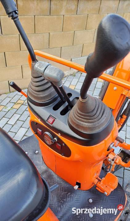 Minikoparka Hitachi 2002 Sieradz