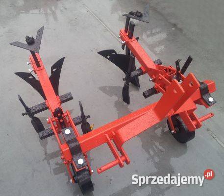 Pielnikoobsypnik 2sekcyjny do Kubota Iseki nieuszkodzony Maszyny rolnicze podkarpackie Dębica