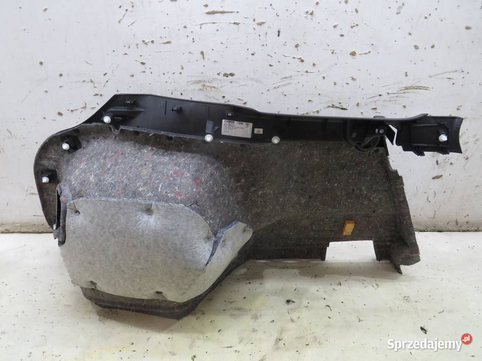 BOCZEK BAGAŻNIKA PRAWY AVENSIS T27 T29 KOMBI Tapicerki samochodowe lubelskie