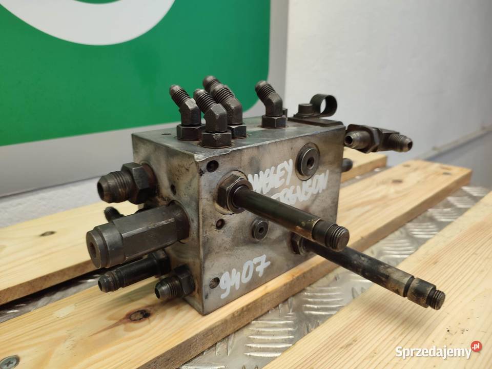 Blok hydrauliczny Massey Ferguson 9407 7210001 Wilkowo sprzedam
