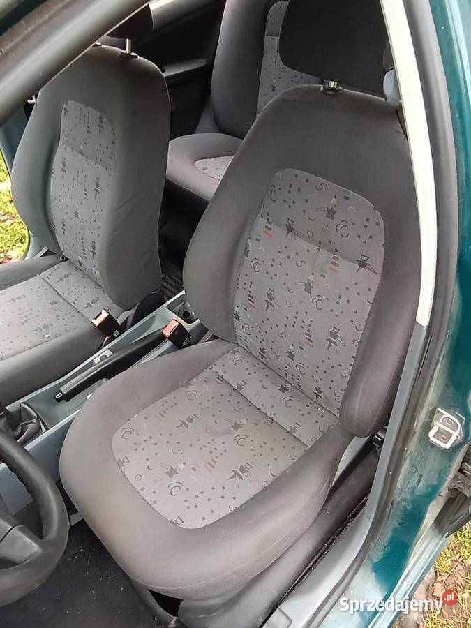 Skoda Fabia 1 fotele kanapa hb Rok produkcji 2001 sprzedam