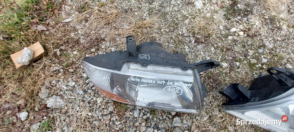 Mitsubishi Pajero lampa prawa lewa jasna Lampy przednie Byków