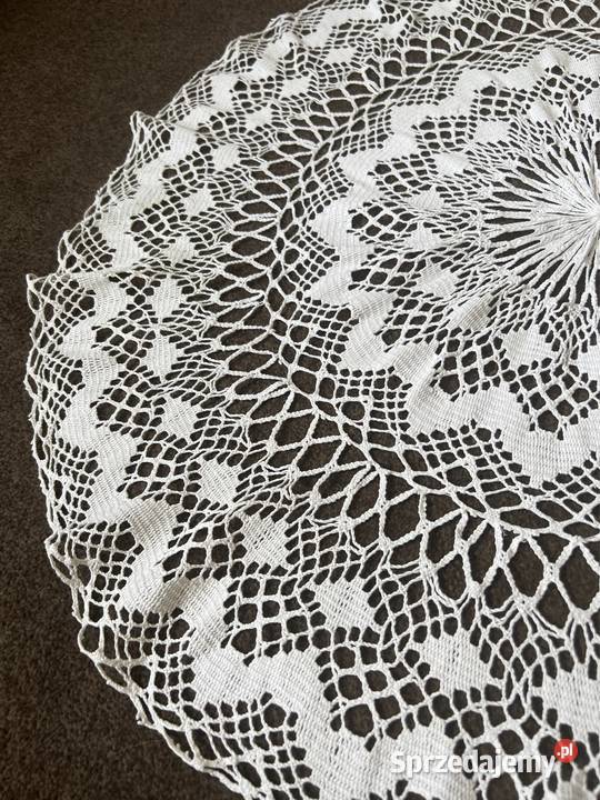 Obrus okrągły biały kołkowy rękodzieło