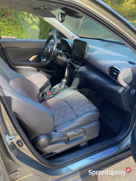 Toyota Yaris Cross 44 hybryda Executive relingi dachowe Niechorze