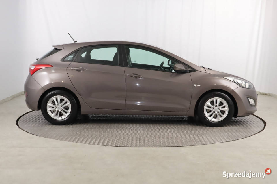 Hyundai i30 14 CVVT manualna