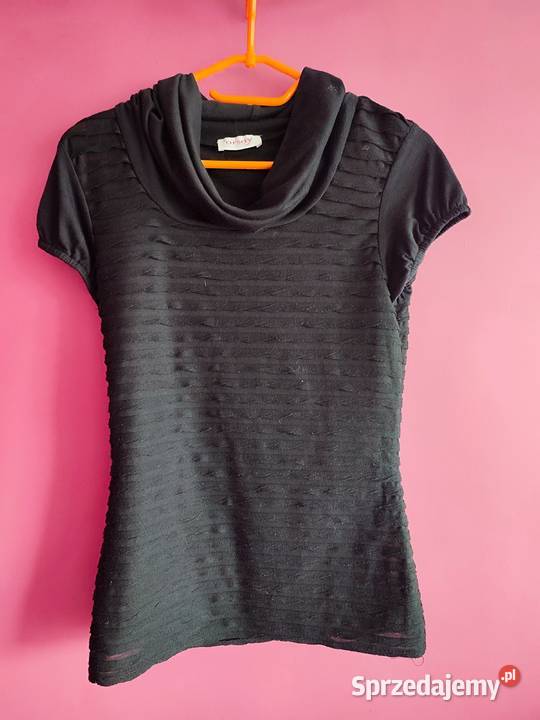 Elegancka Czarna Bluzka Prążkowana Golf Krótki