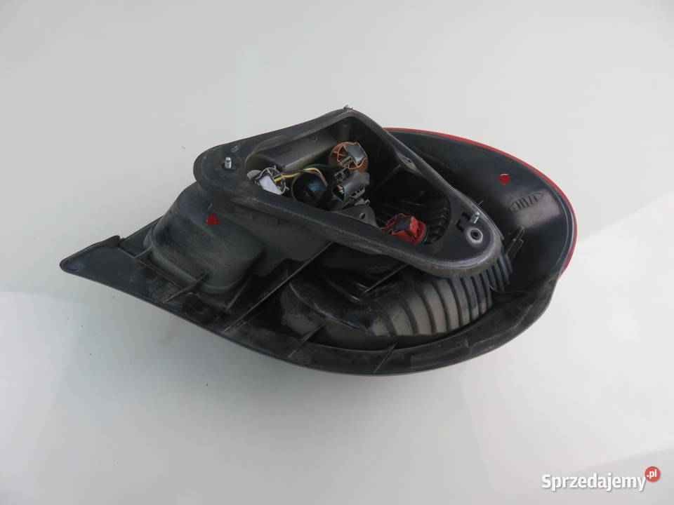 LAMPA PRAWA TYLNA TOYOTA COROLLA E11 lift